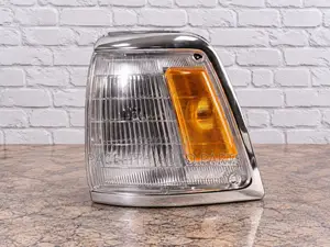 Casp Corner Lamp / Light Toyota Hilux Yn85 Chrome 1989/1990/1991/1992