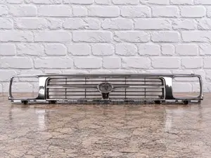 Grille Toyota Hilux Yn85 T-Type 89