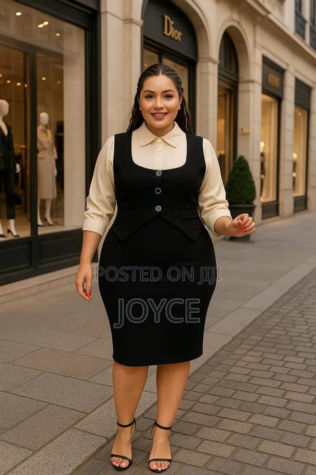 Suit With a Long Sleeved Blouse - thumbnail 3