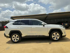 Toyota RAV4 2019 White