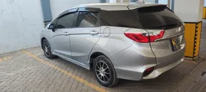 Honda Shuttle 1.5 Hybrid 2WD 2017 Silver