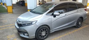 Honda Shuttle 1.5 Hybrid 2WD 2017 Silver