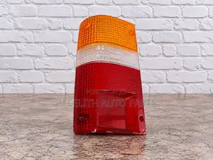 Depo Tail Lens Toyota Hilux Yn85 1989/1990/1991/1992