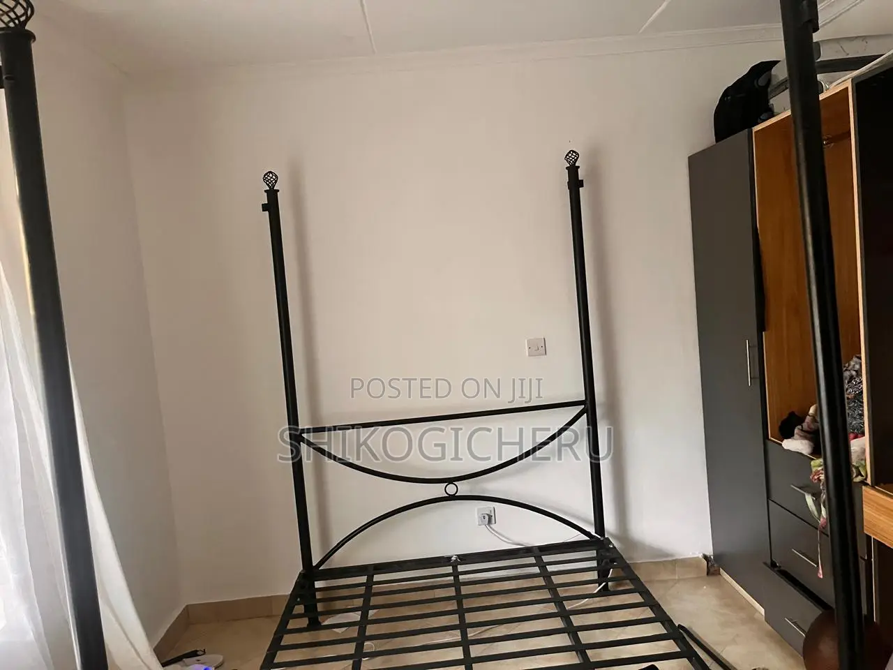 Metal Canopy Bed