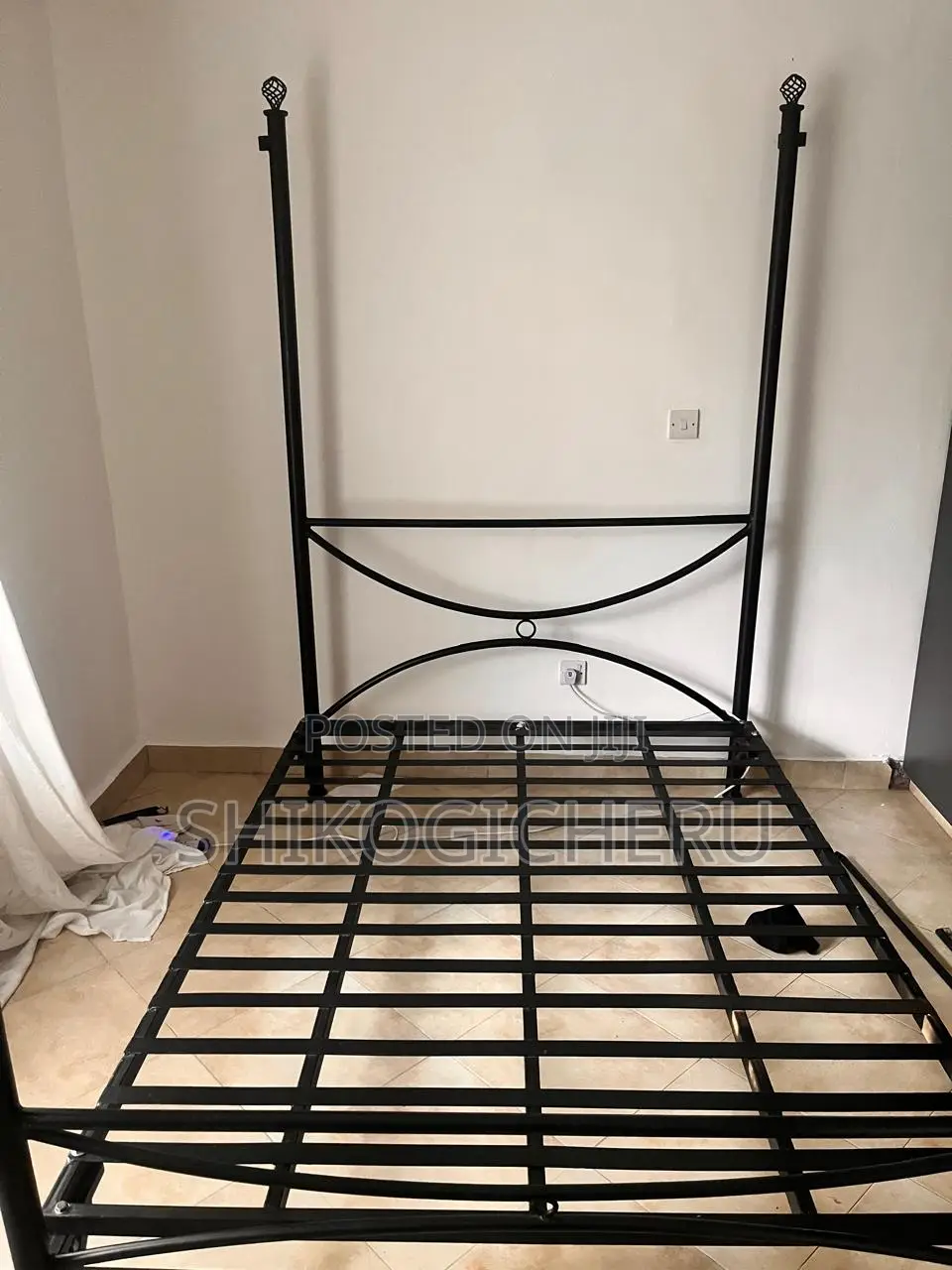 Metal Canopy Bed