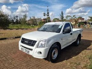 Isuzu D-MAX 2013 White
