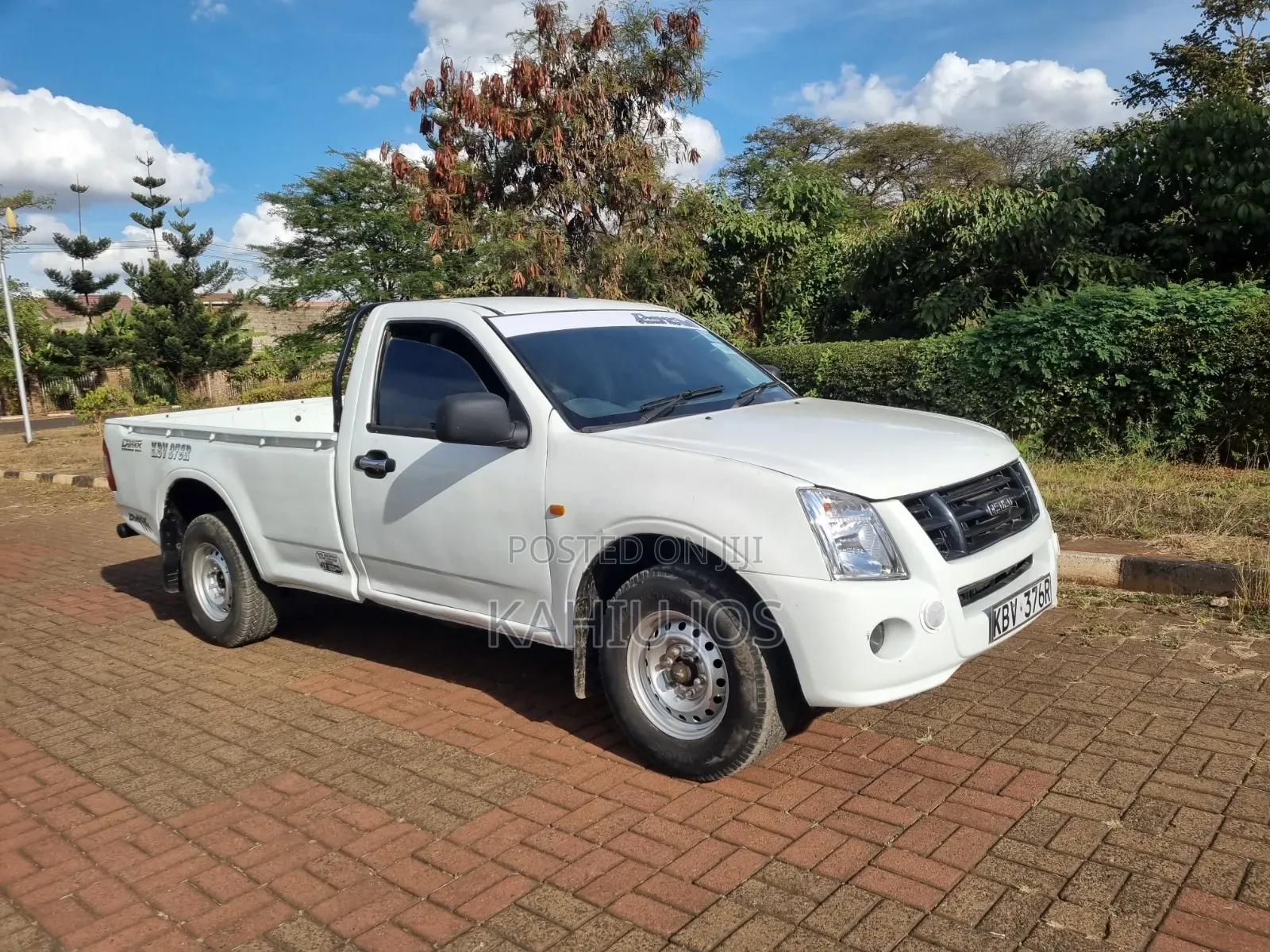 Isuzu D-MAX 2013 White