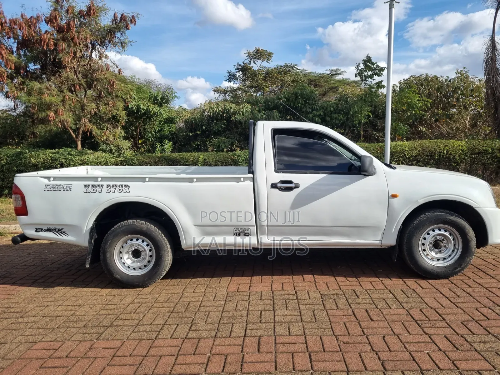 Isuzu D-MAX 2013 White