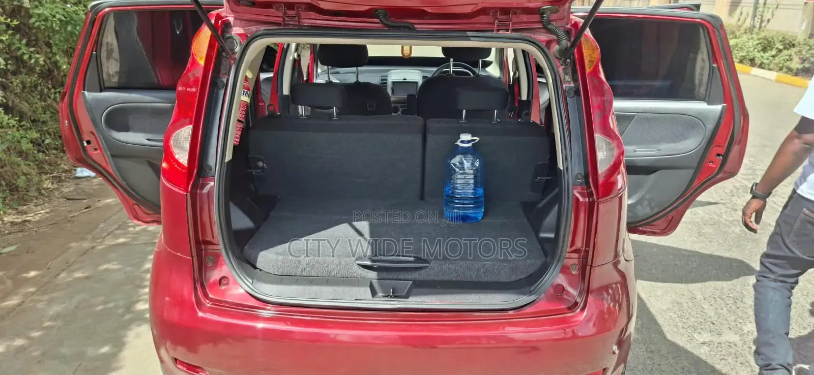 Nissan Note 2012 Red
