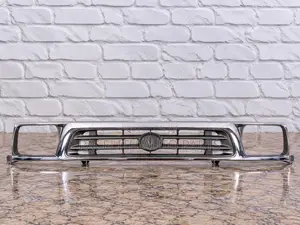 Grille Toyota Hilux Ln145 1998/1999/2000/2001 Chrome
