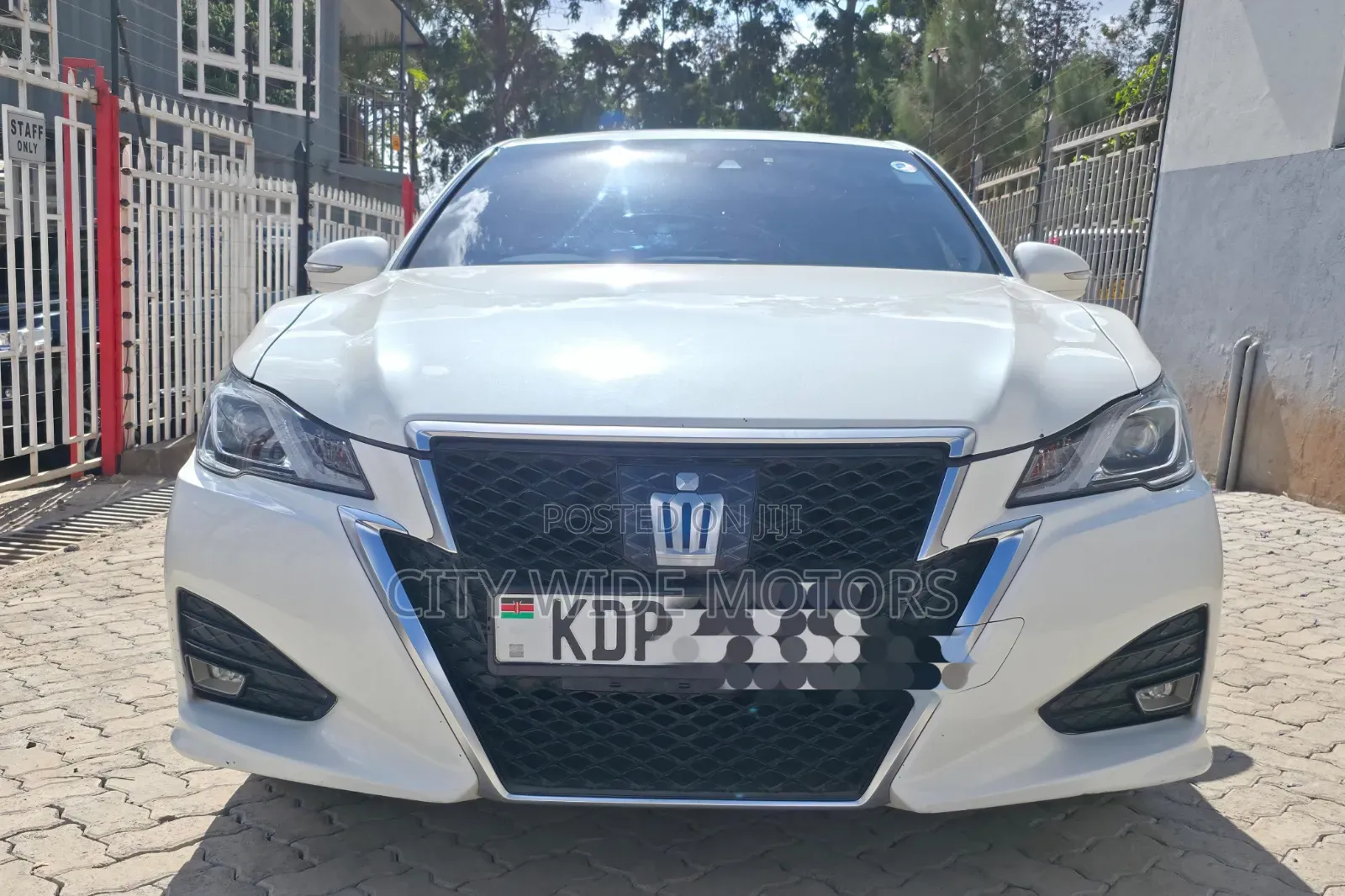 Toyota Crown 2017 White