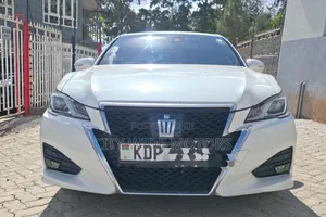 Toyota Crown 2017 White
