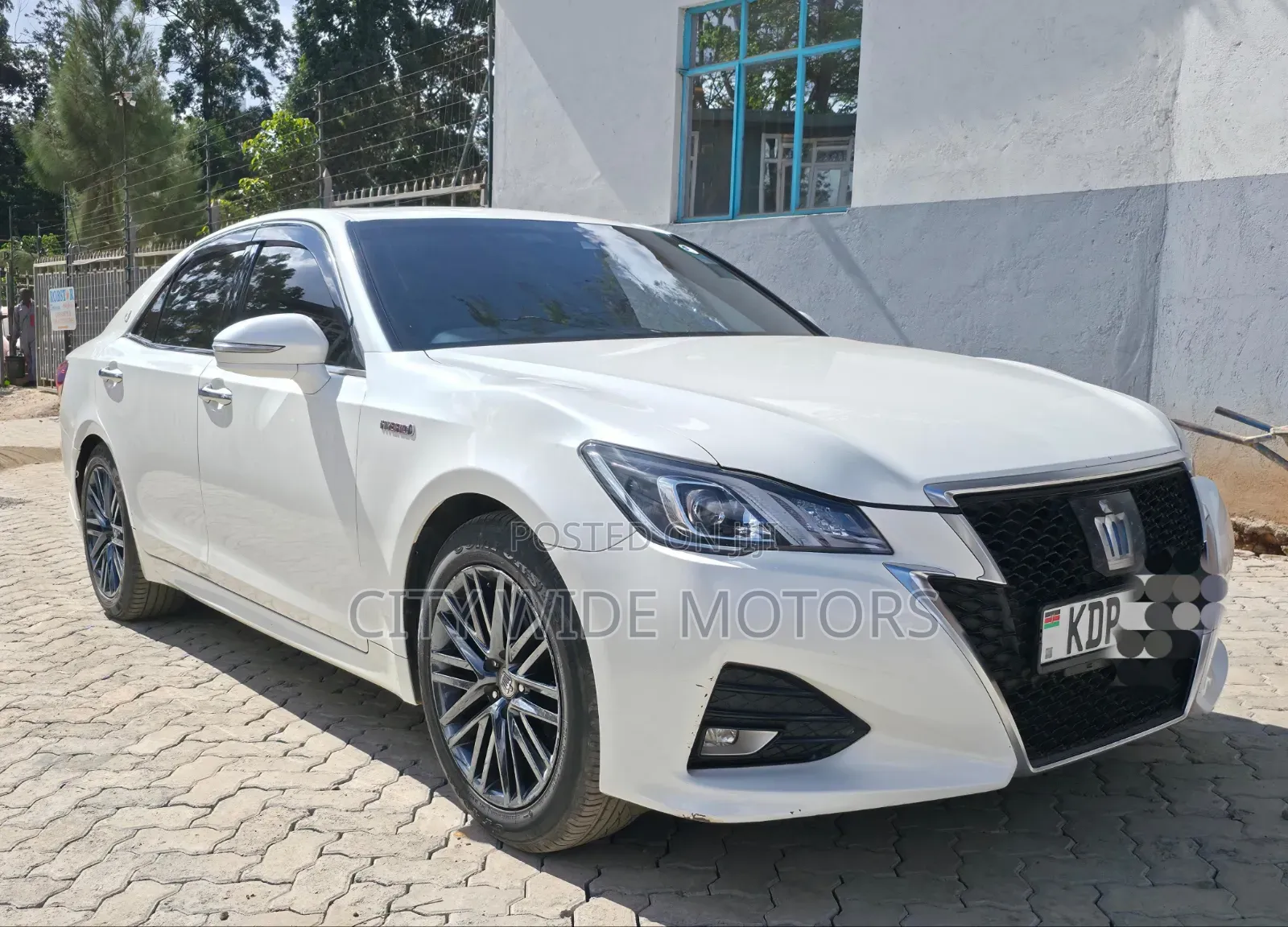 Toyota Crown 2017 White
