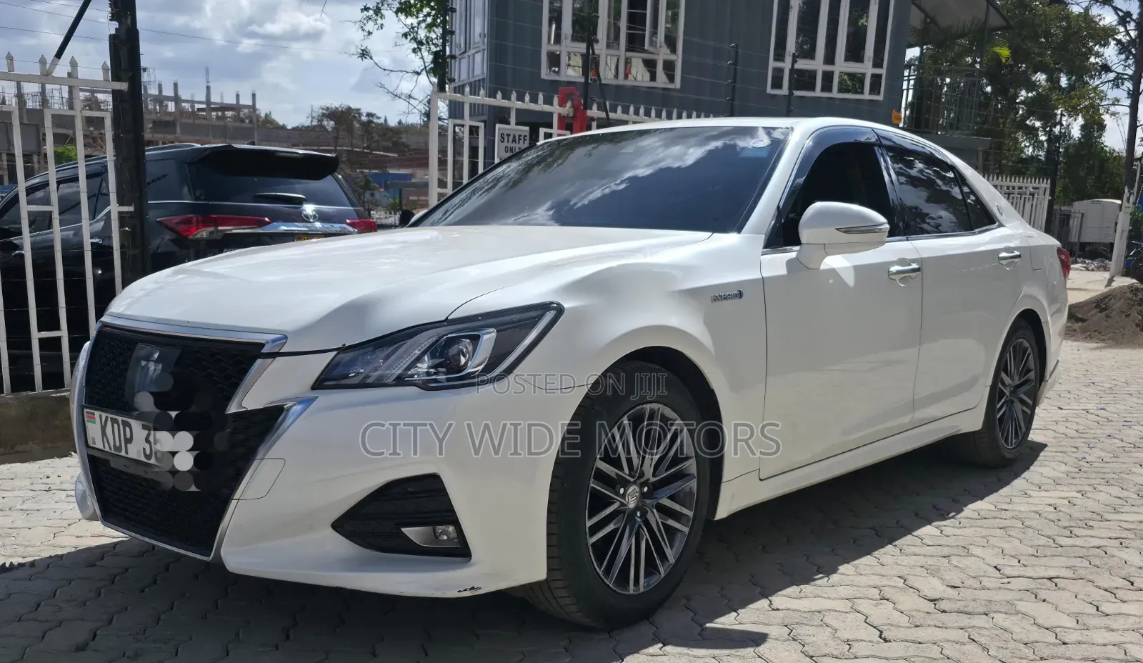 Toyota Crown 2017 White