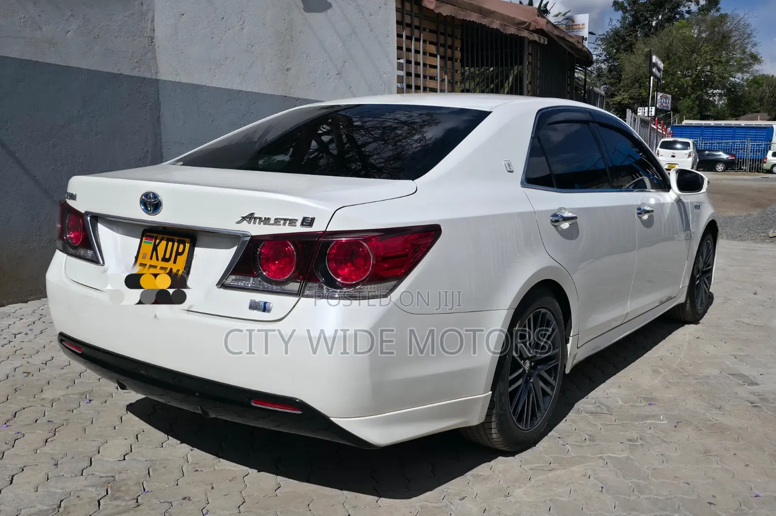 Toyota Crown 2017 White