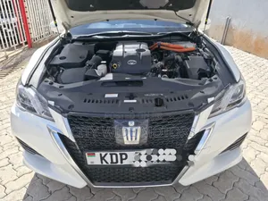 Toyota Crown 2017 White