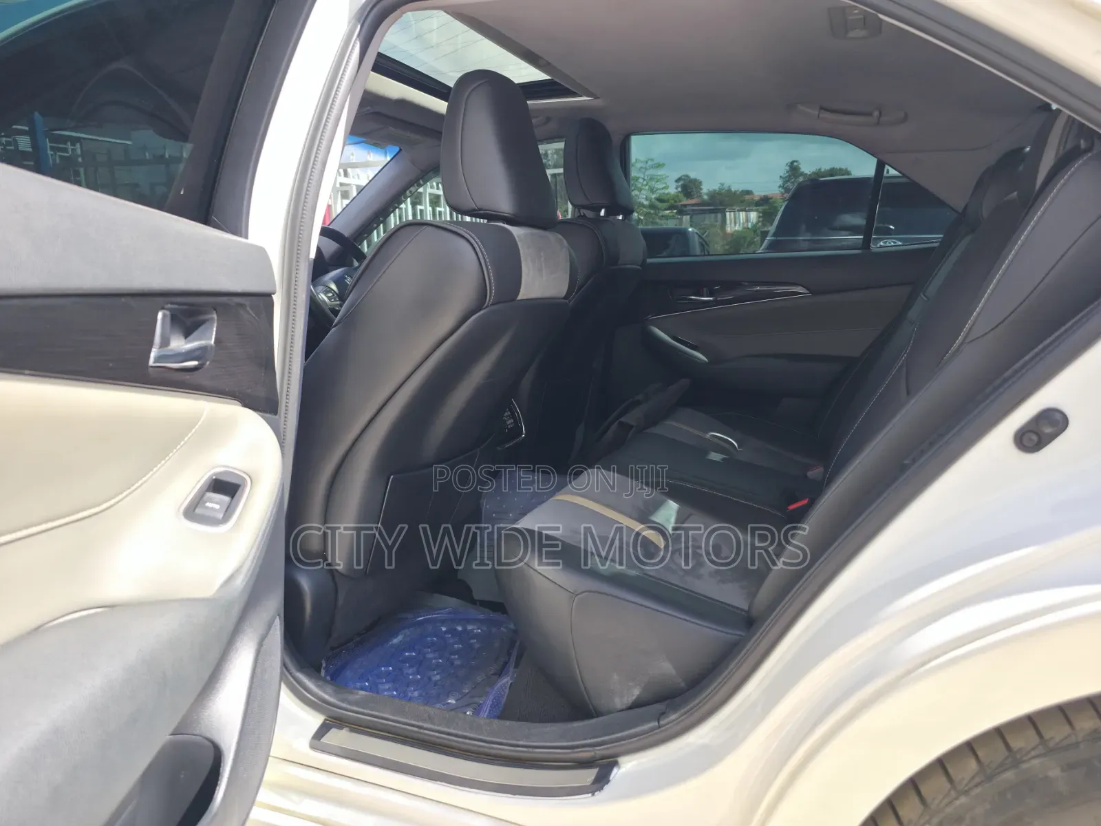 Toyota Crown 2017 White