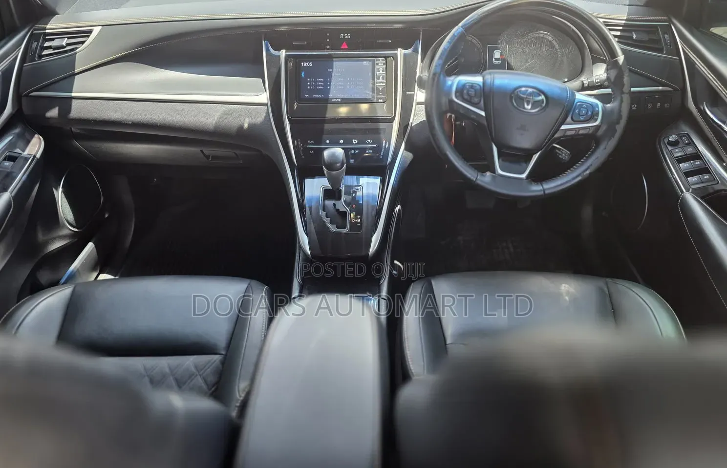 Toyota Harrier 2.0 4WD 2019 White
