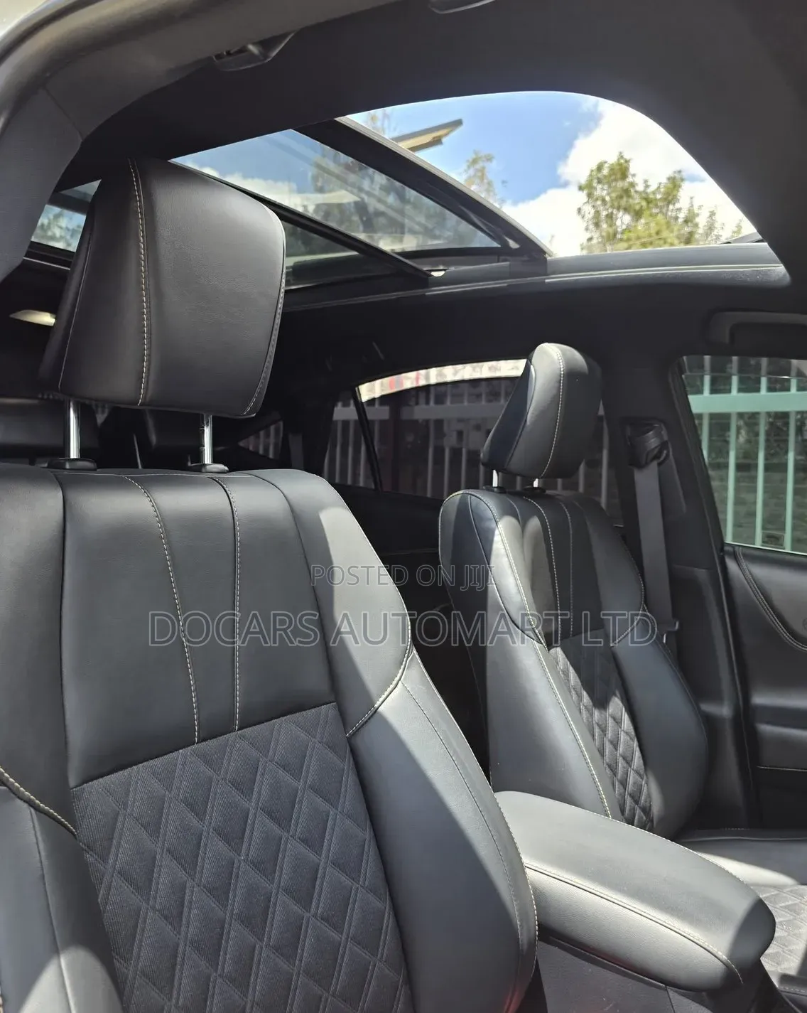 Toyota Harrier 2.0 4WD 2019 White