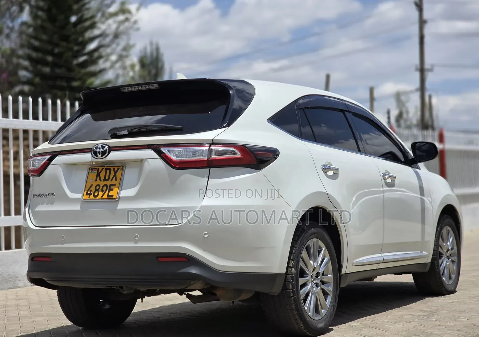 Toyota Harrier 2.0 4WD 2019 White