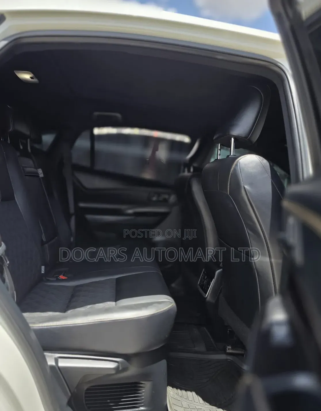 Toyota Harrier 2.0 4WD 2019 White