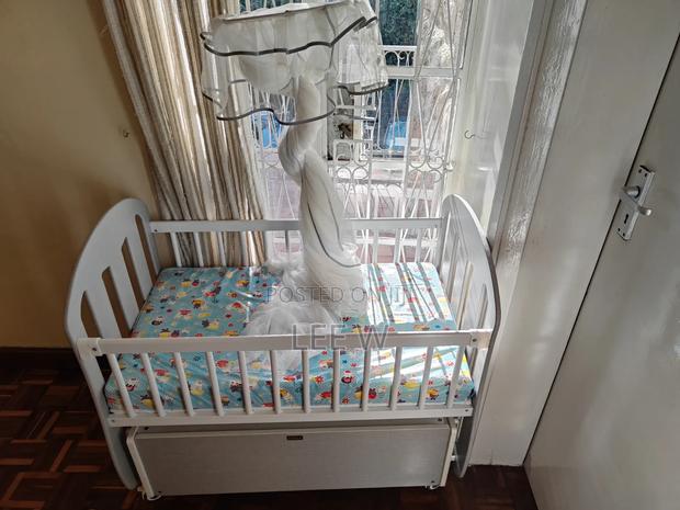 Rocking Baby Cot - main view