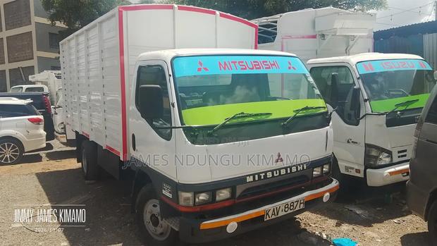 Mitsubishi Canter 2006 White - main view