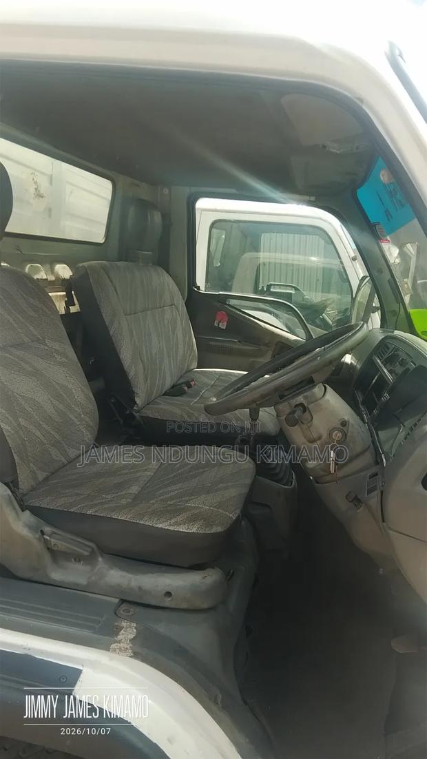 Mitsubishi Canter 2006 White - thumbnail 4