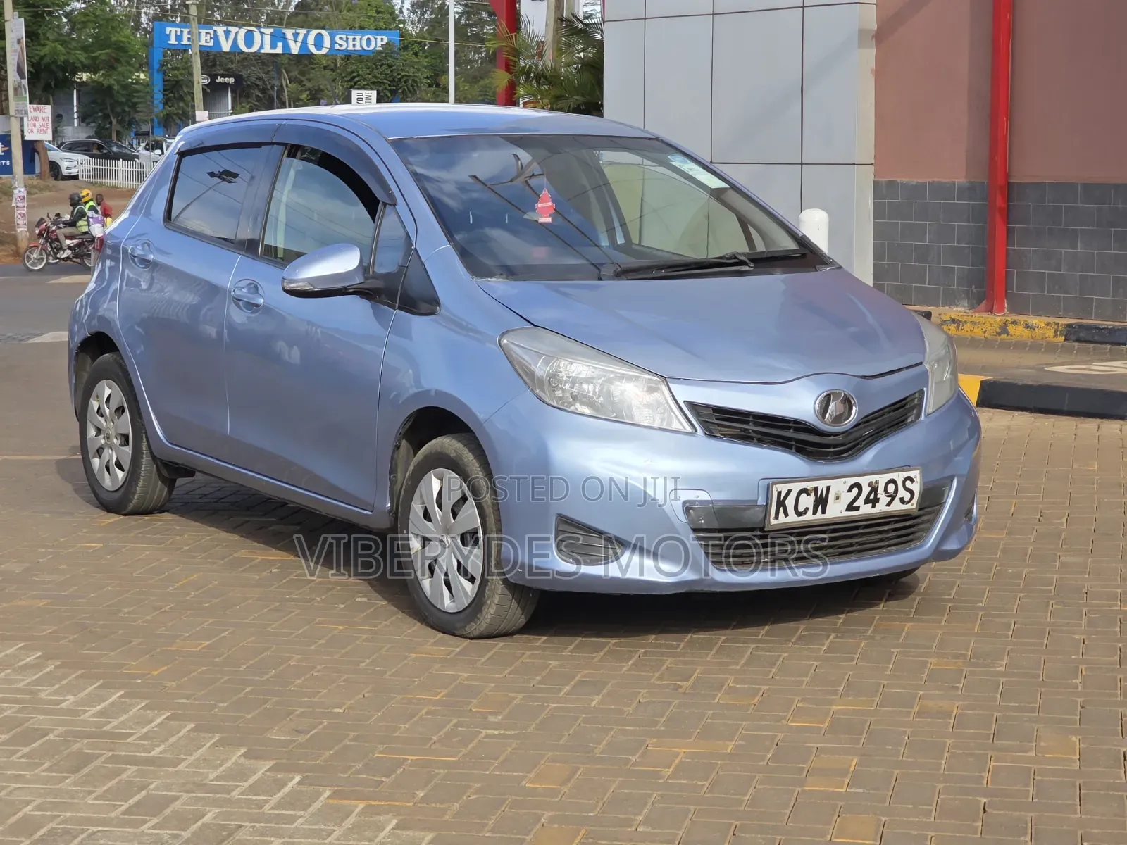 Toyota Vitz 2013 Blue