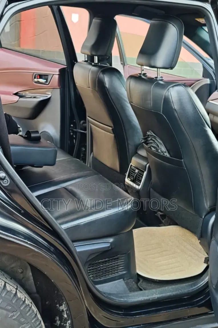 Toyota Harrier 2.0 2014 Black