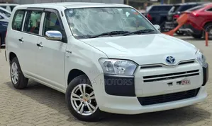 Toyota Succeed 2019 White