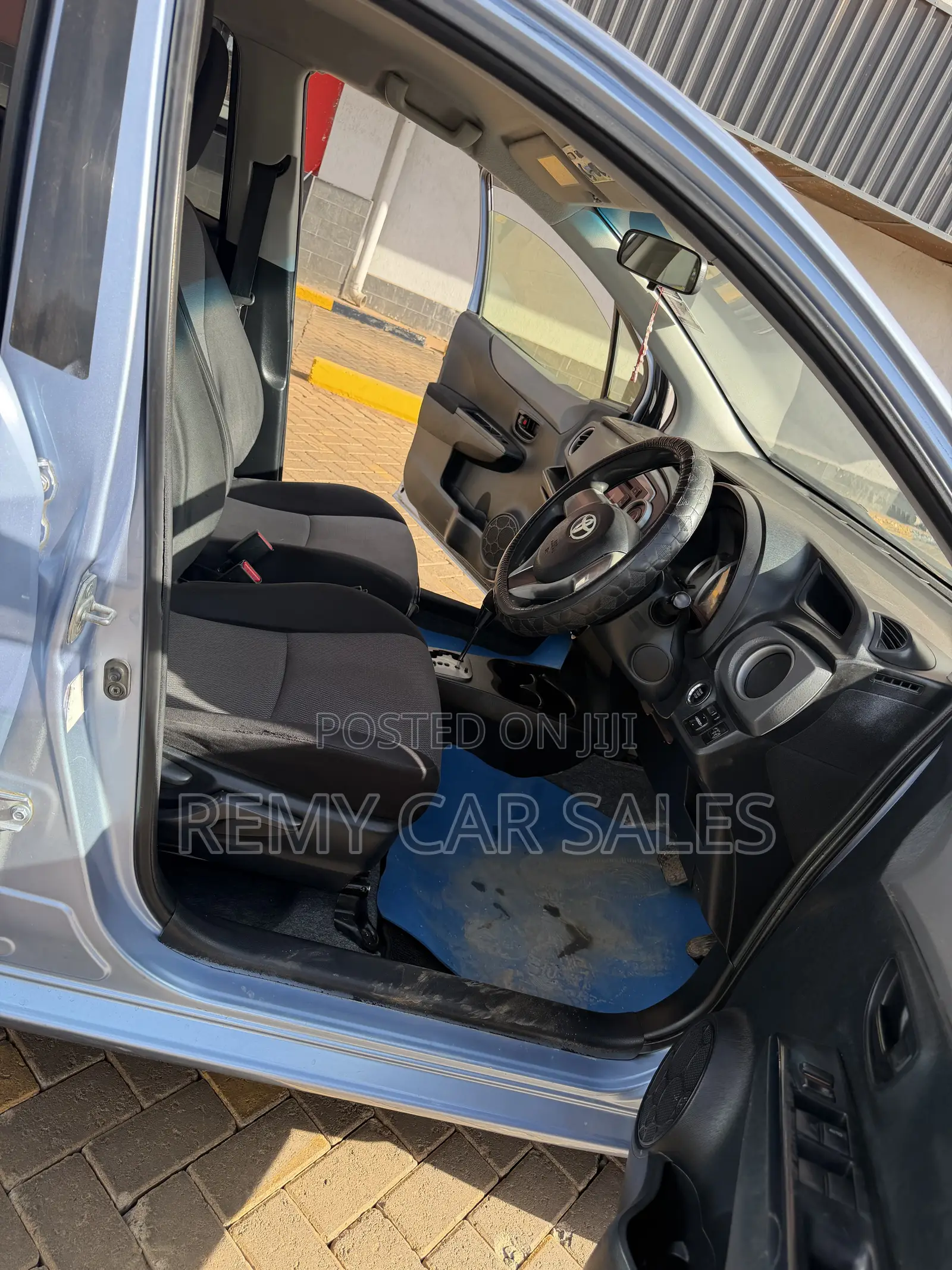 Toyota Vitz 2013 Blue