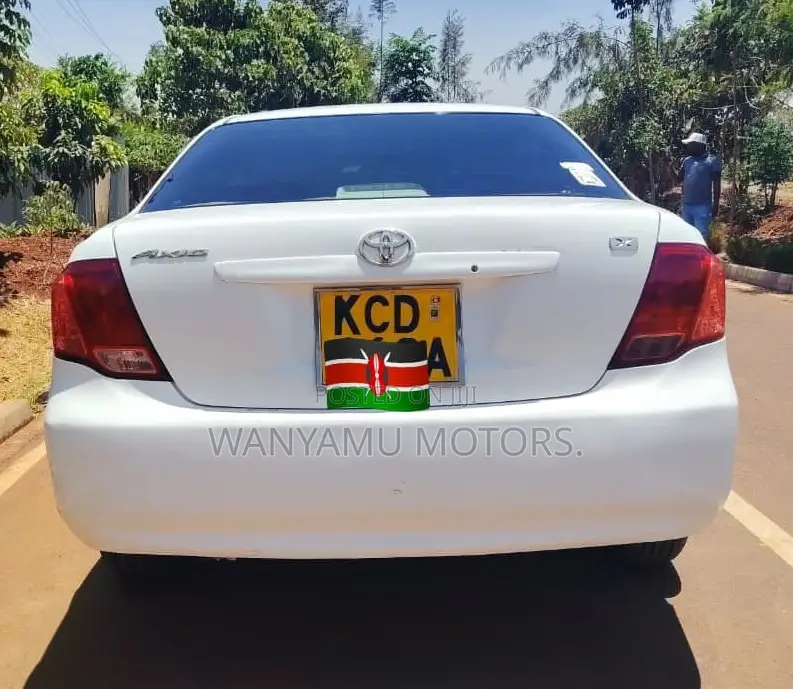Toyota Axio 2009 White