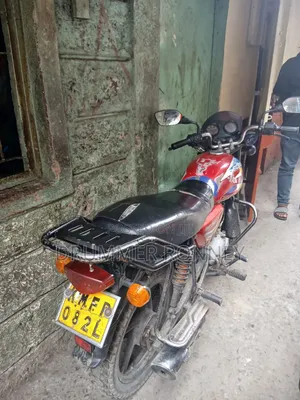 Bajaj Boxer 150 UG 2021 Red