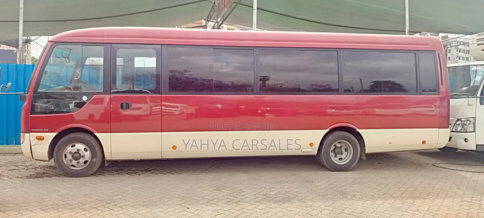 Mitsubishi Fuso Rosa 2018 Red