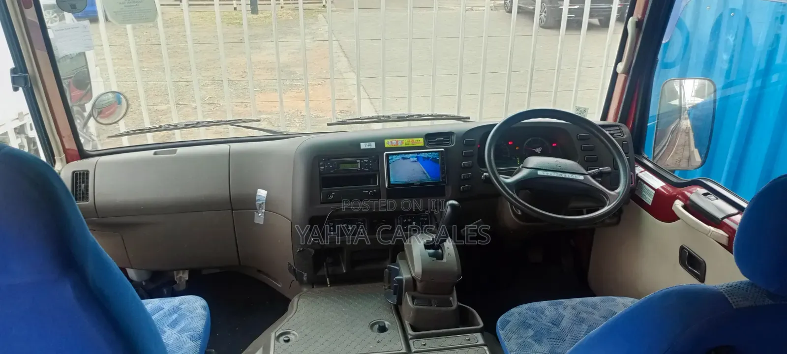 Mitsubishi Fuso Rosa 2018 Red