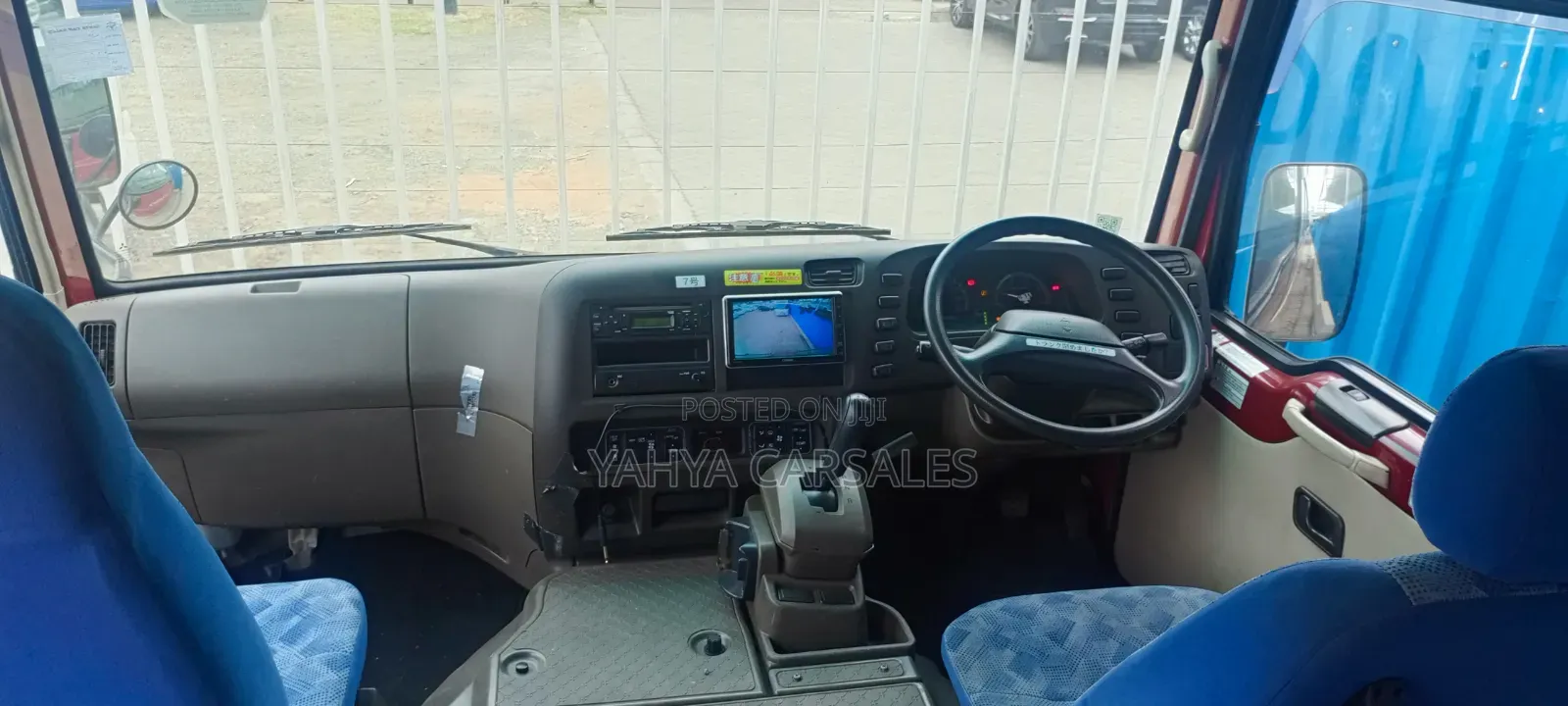 Mitsubishi Fuso Rosa 2018 Red