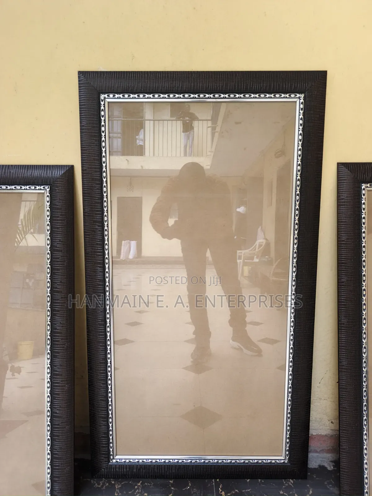 Wall Hanging & Picture Frames