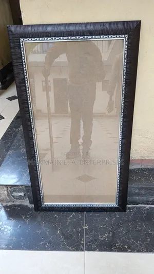 Wall Hanging & Picture Frames
