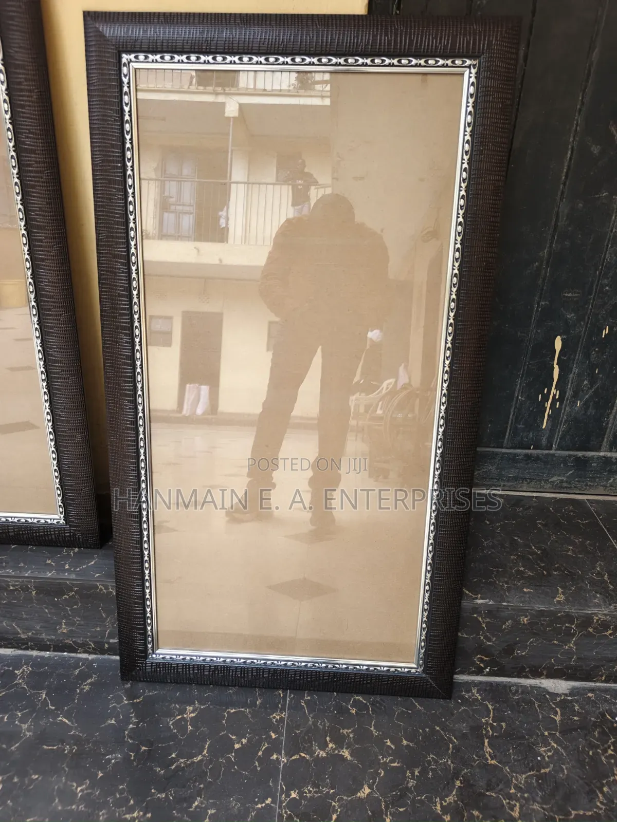 Wall Hanging & Picture Frames