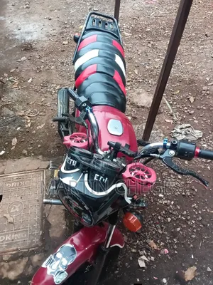 Bajaj Boxer 150 UG 2022 Red