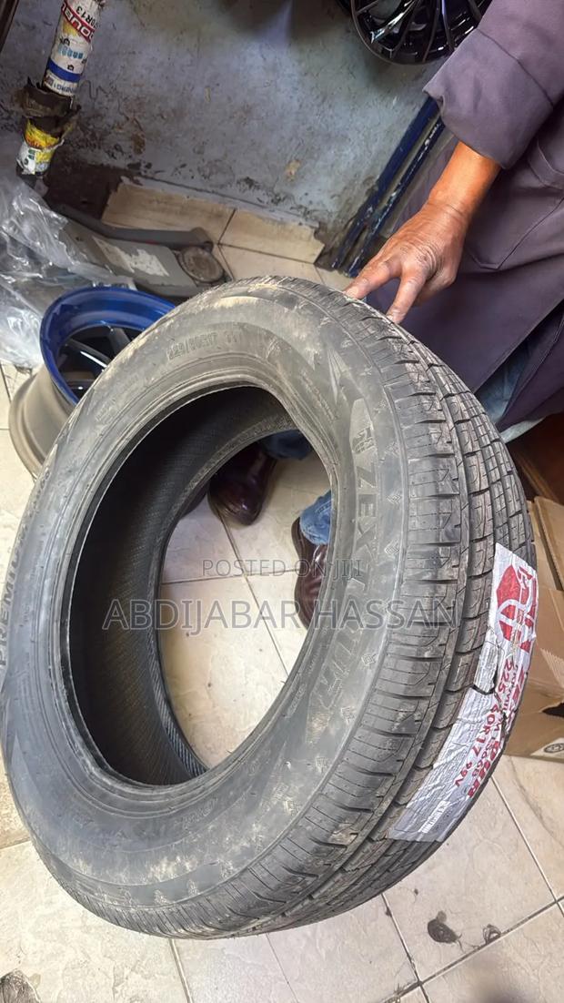 225/60r17 Zextour Tyre - thumbnail 2