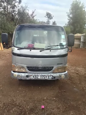 Selling Toyota Dyna 2014 Silver