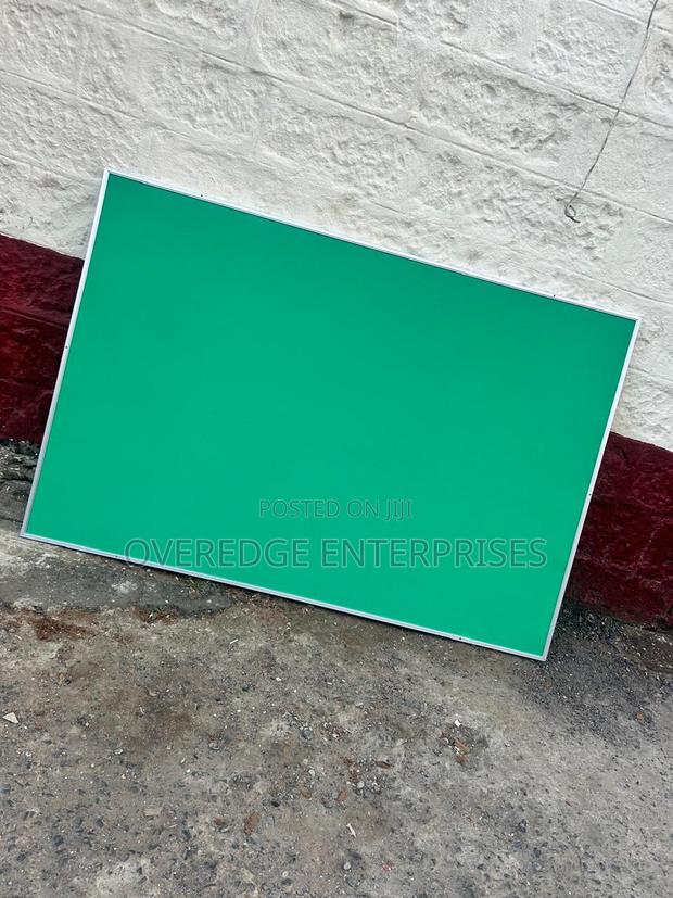 Noticeboard 120cmx90cm Local - main view