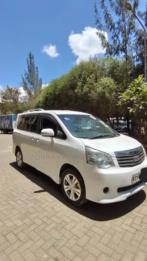 Toyota Noah 2012 Pearl