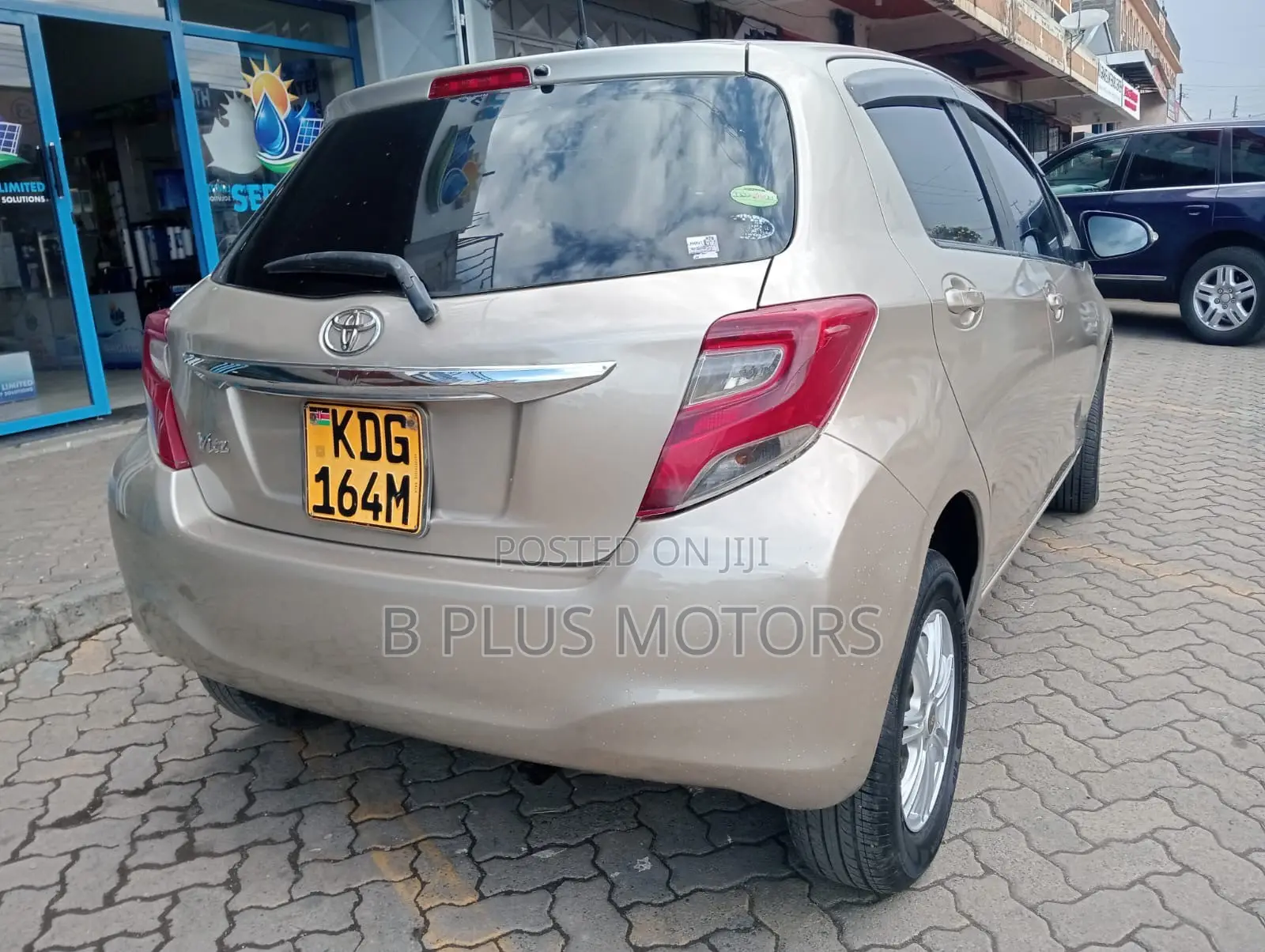 Toyota Vitz 2016 Ivory