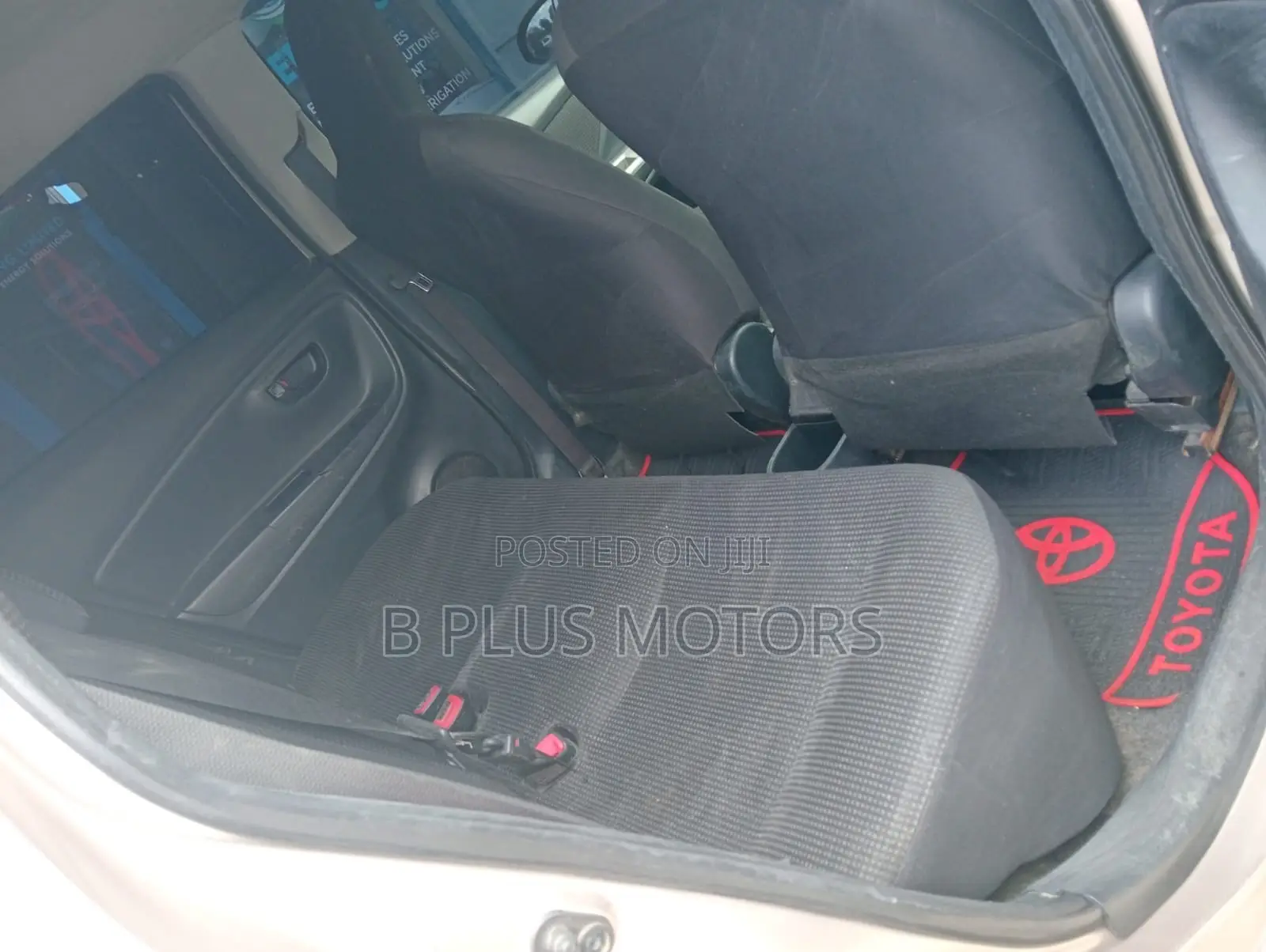 Toyota Vitz 2016 Ivory