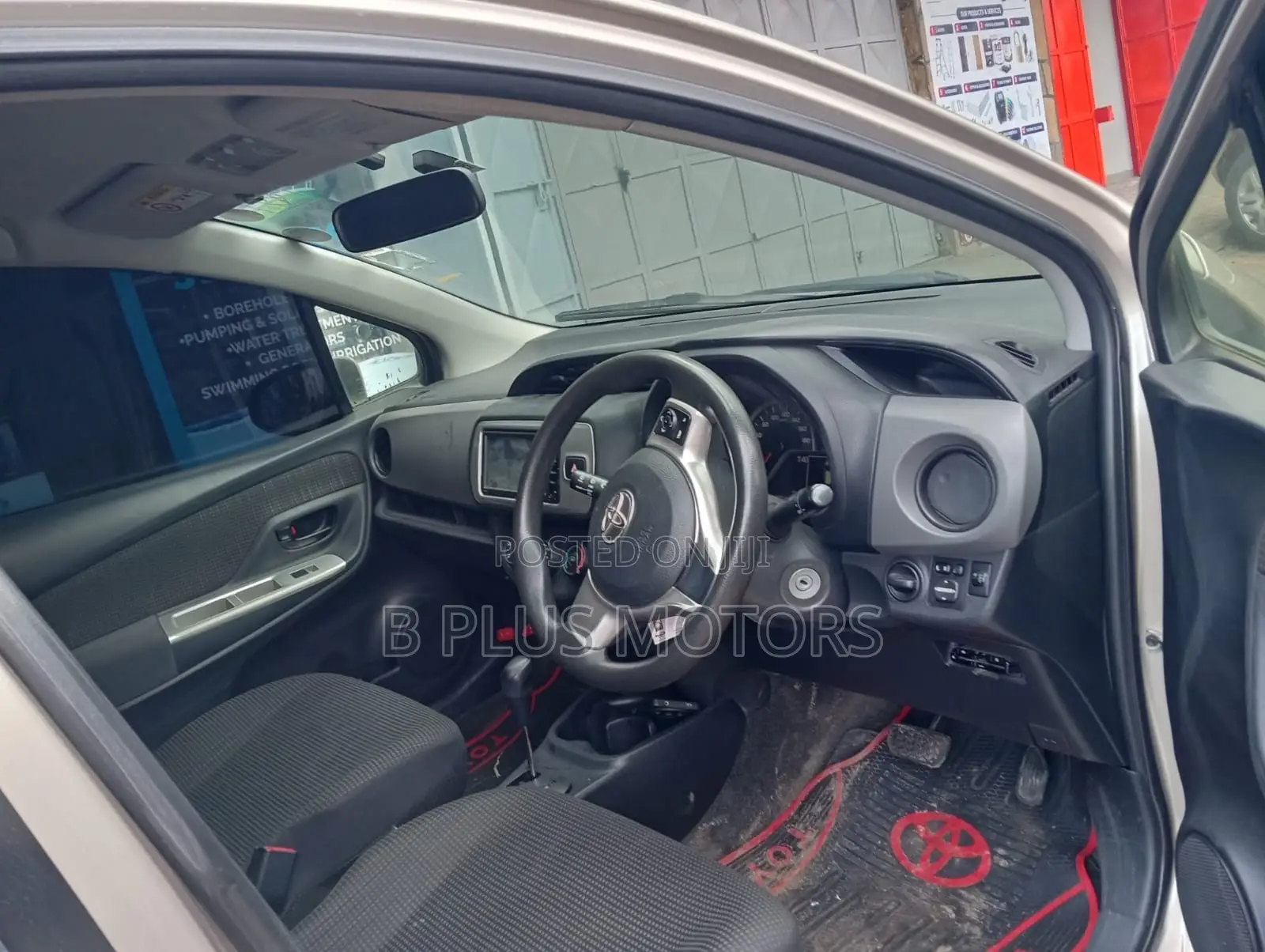 Toyota Vitz 2016 Ivory