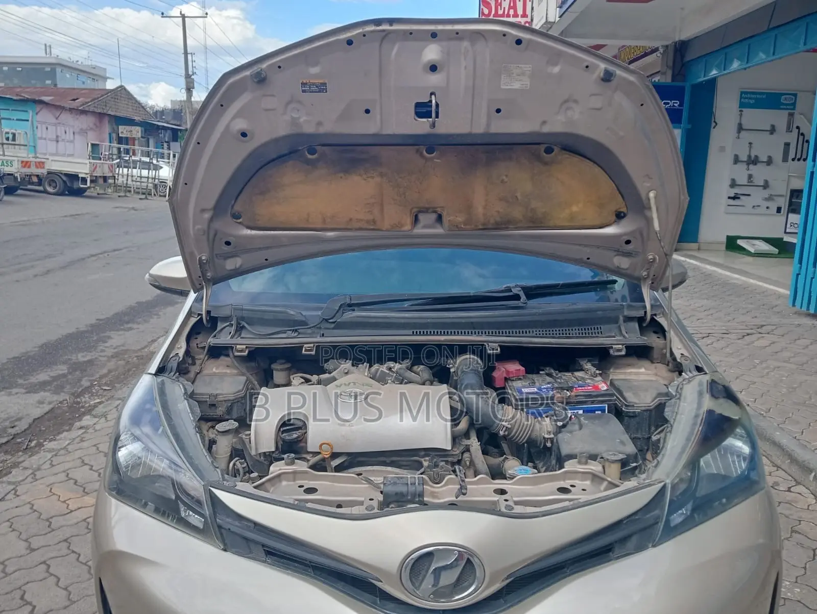 Toyota Vitz 2016 Ivory