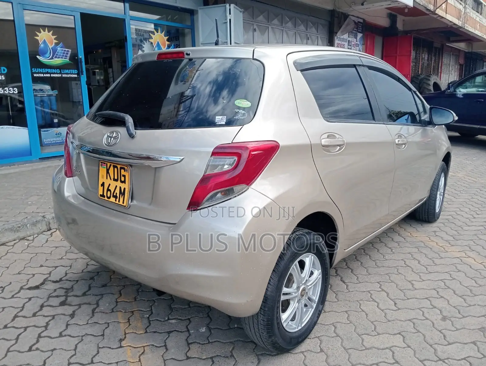 Toyota Vitz 2016 Ivory